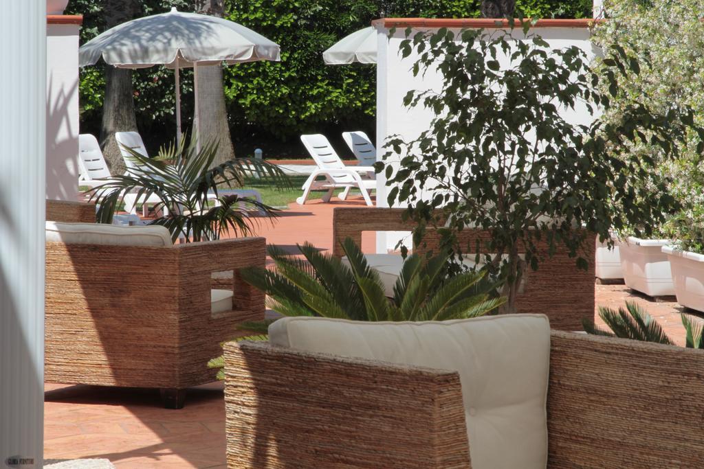 Hotel Barbarella Giugliano In Campania Zimmer foto