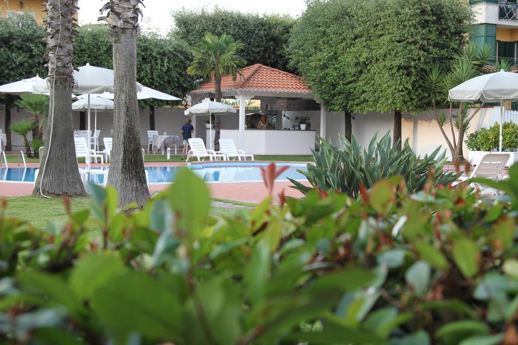 Hotel Barbarella Giugliano In Campania Zimmer foto